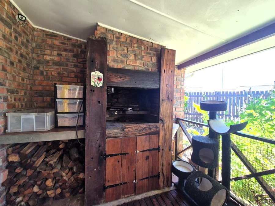 3 Bedroom Property for Sale in Wavecrest Eastern Cape